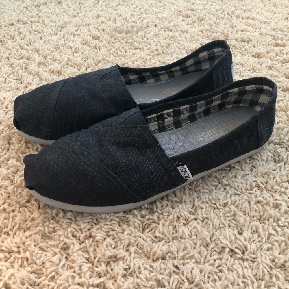 Toms in good condition!